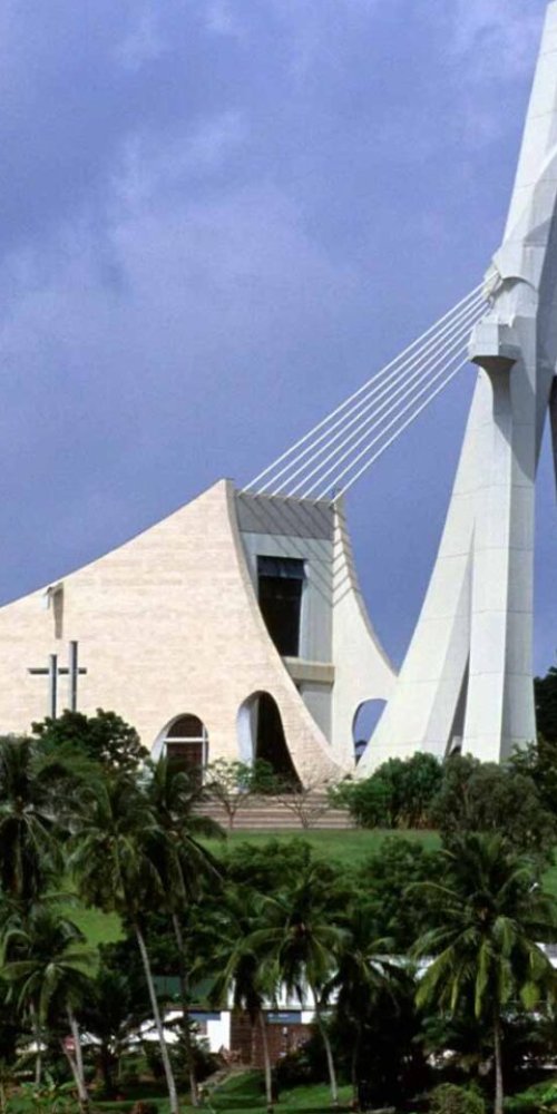 Driving lane in Abidjan