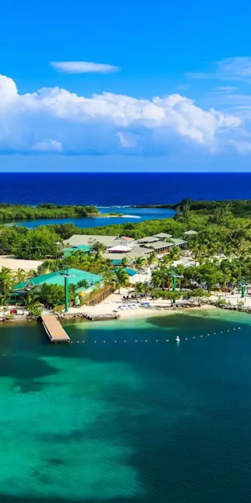 Driving in Roatán, HN
