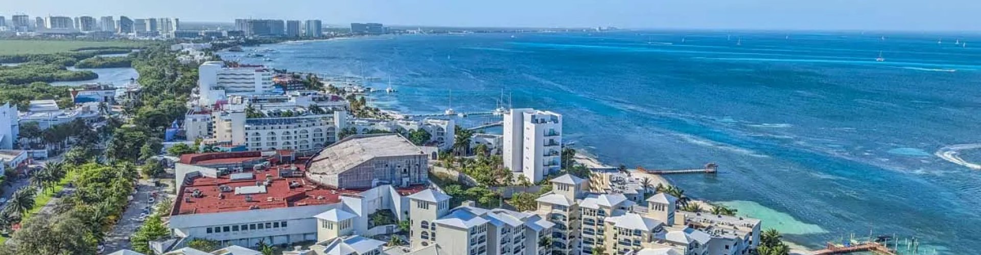 Cancún night skyline